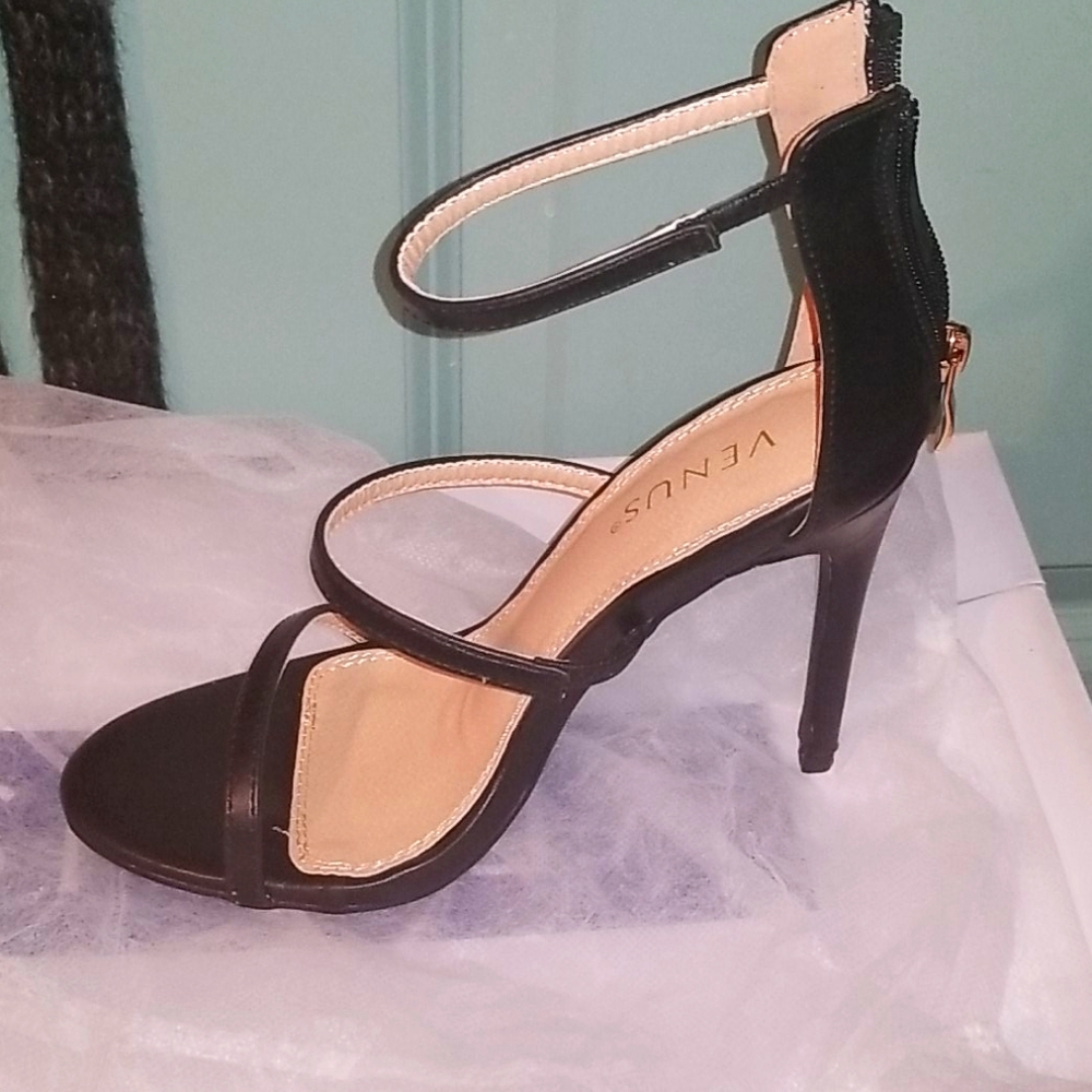 Sexy black heel
